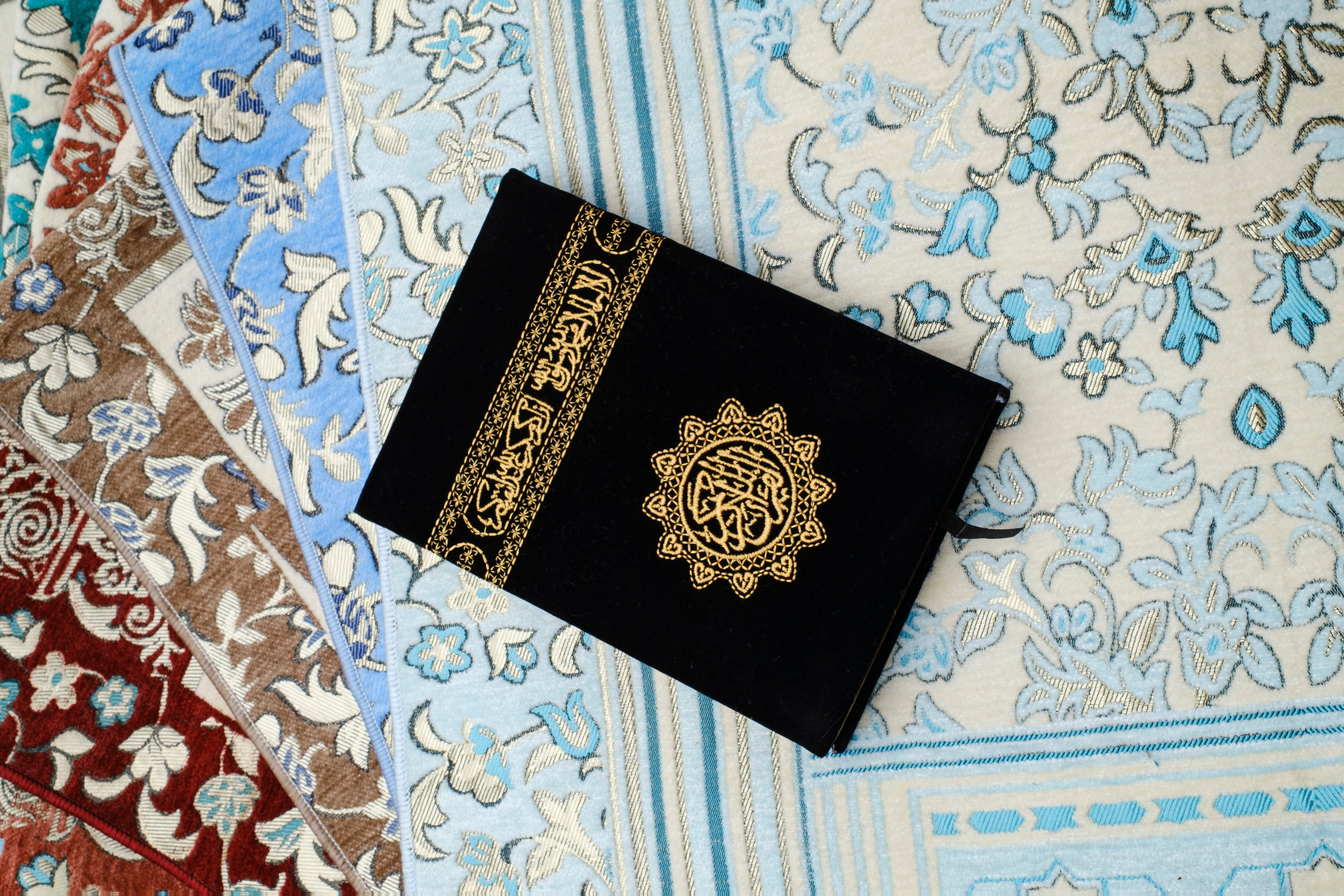 Tapis de prière épais Rauda Premium | Motif floral haute densité | Toucher velours ultra-doux