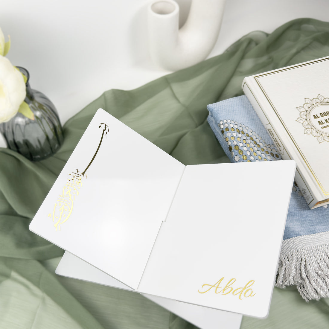 Personalisierter weißer Koranhalter – Ein aufmerksames Geschenk für jedes islamische Ereignis | Ramadan, Eid, Umrah, Hadsch, muslimisches Hochzeitsgeschenk