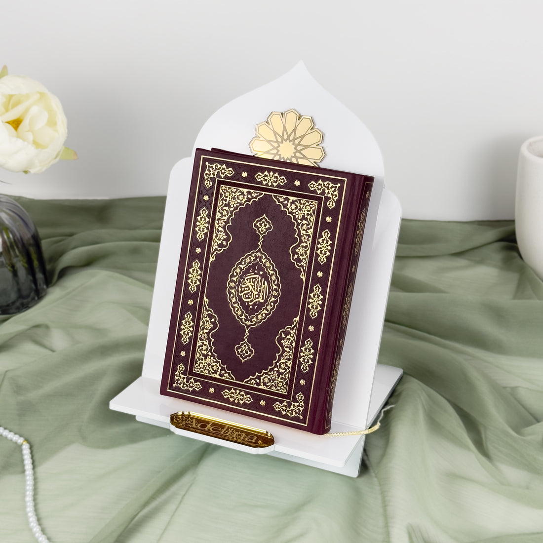 Weißer vertikaler Koranhalter – Eleganter Acrylständer für muslimische Geschenke und Wohndekor