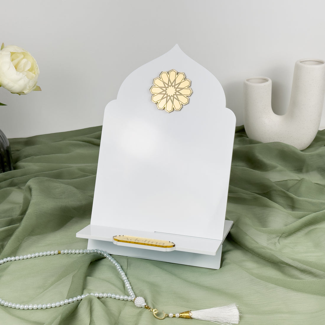 Weißer vertikaler Koranhalter – Eleganter Acrylständer für muslimische Geschenke und Wohndekor