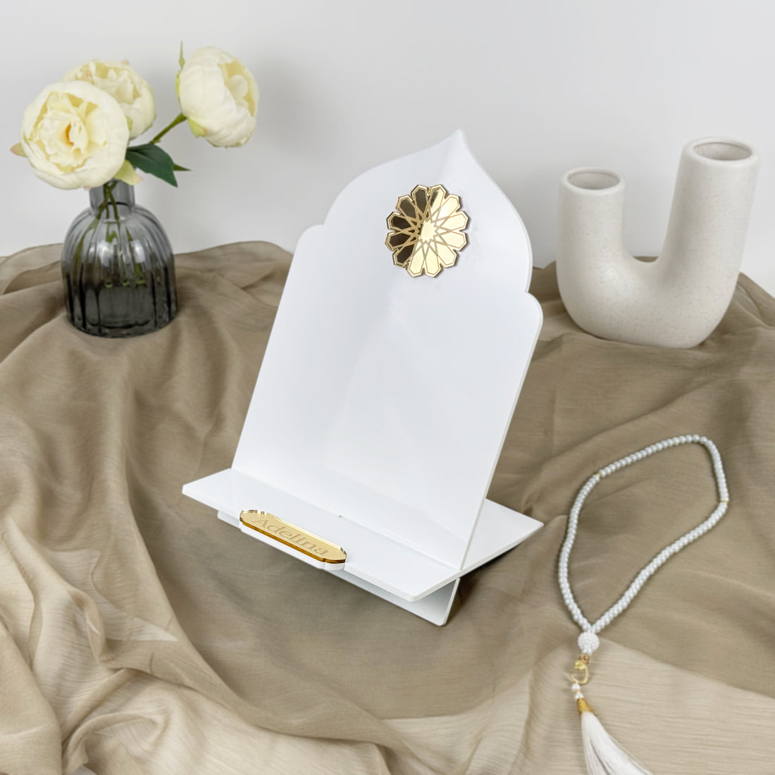 Weißer vertikaler Koranhalter – Eleganter Acrylständer für muslimische Geschenke und Wohndekor