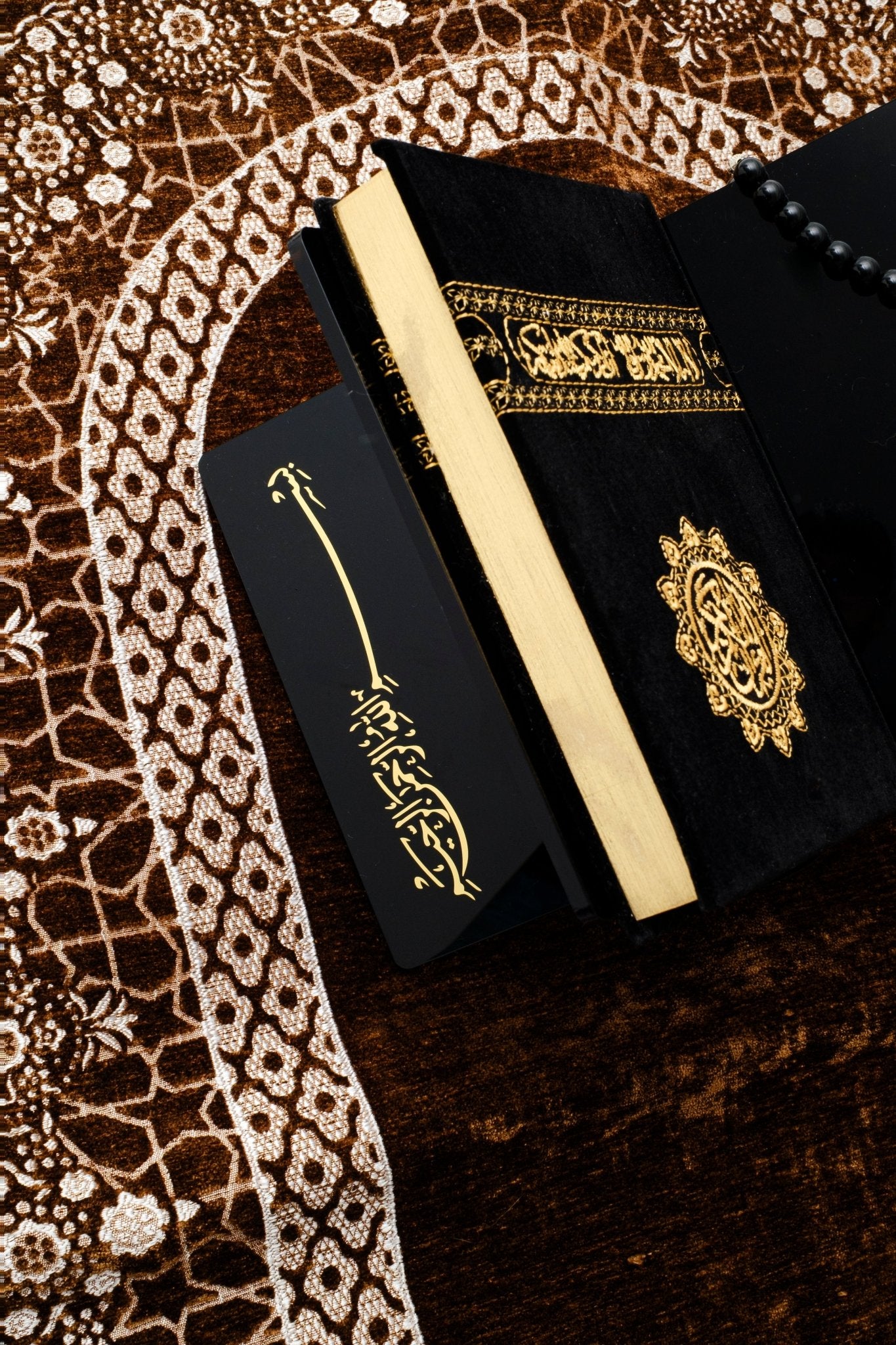 Kaaba - Inspired Velvet Qur’an with Gold Embroidery - The Art of Deen