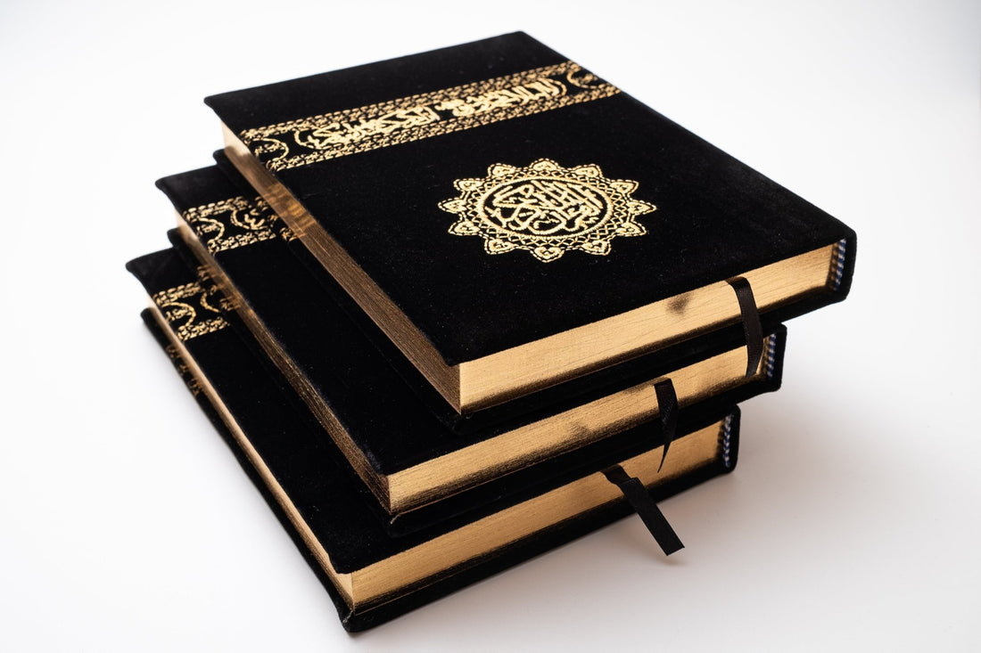 Kaaba - Inspired Velvet Qur’an with Gold Embroidery - The Art of Deen