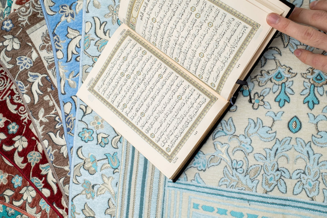 Kaaba - Inspired Velvet Qur’an with Gold Embroidery - The Art of Deen