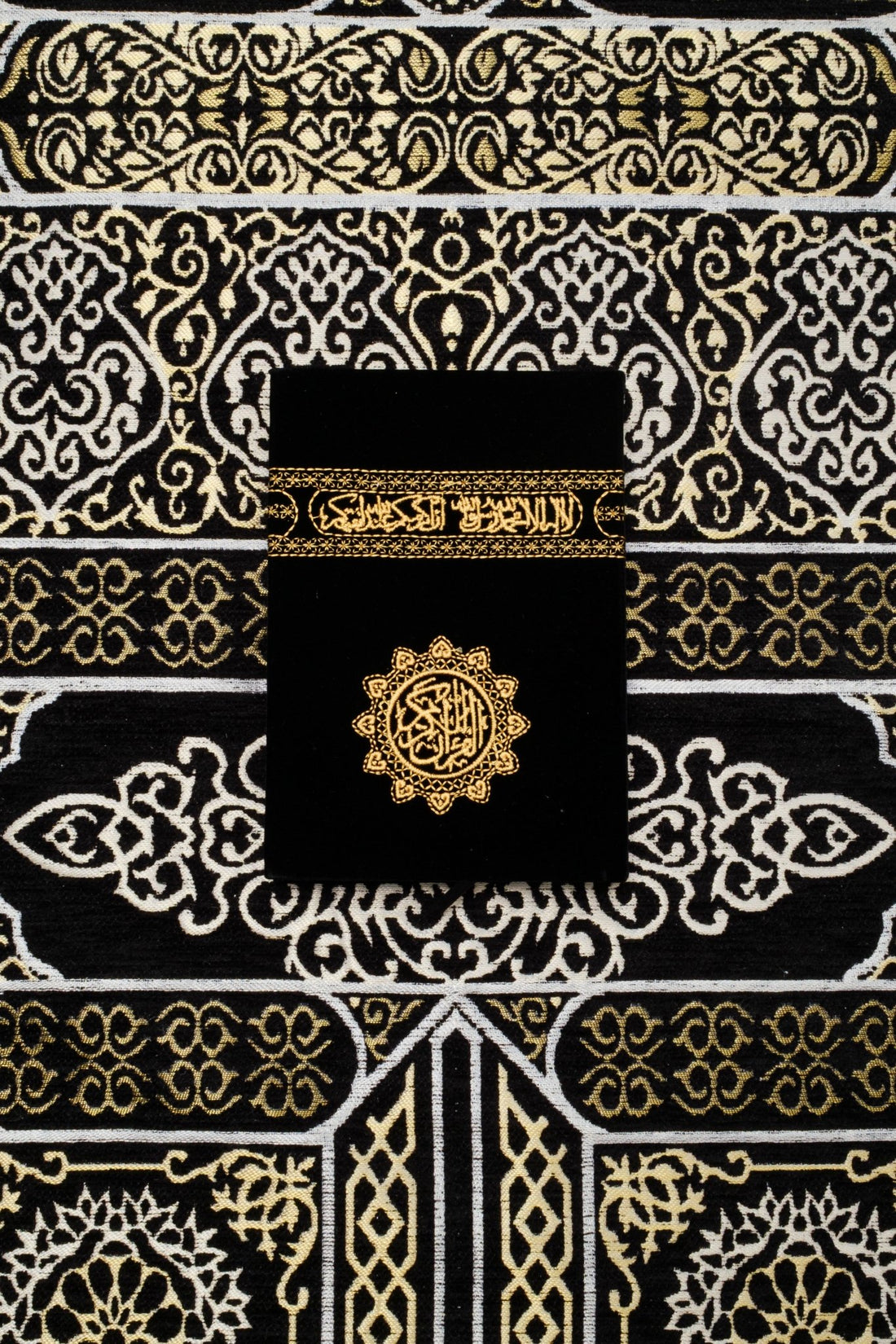 Kaaba - Inspired Velvet Qur’an with Gold Embroidery - The Art of Deen