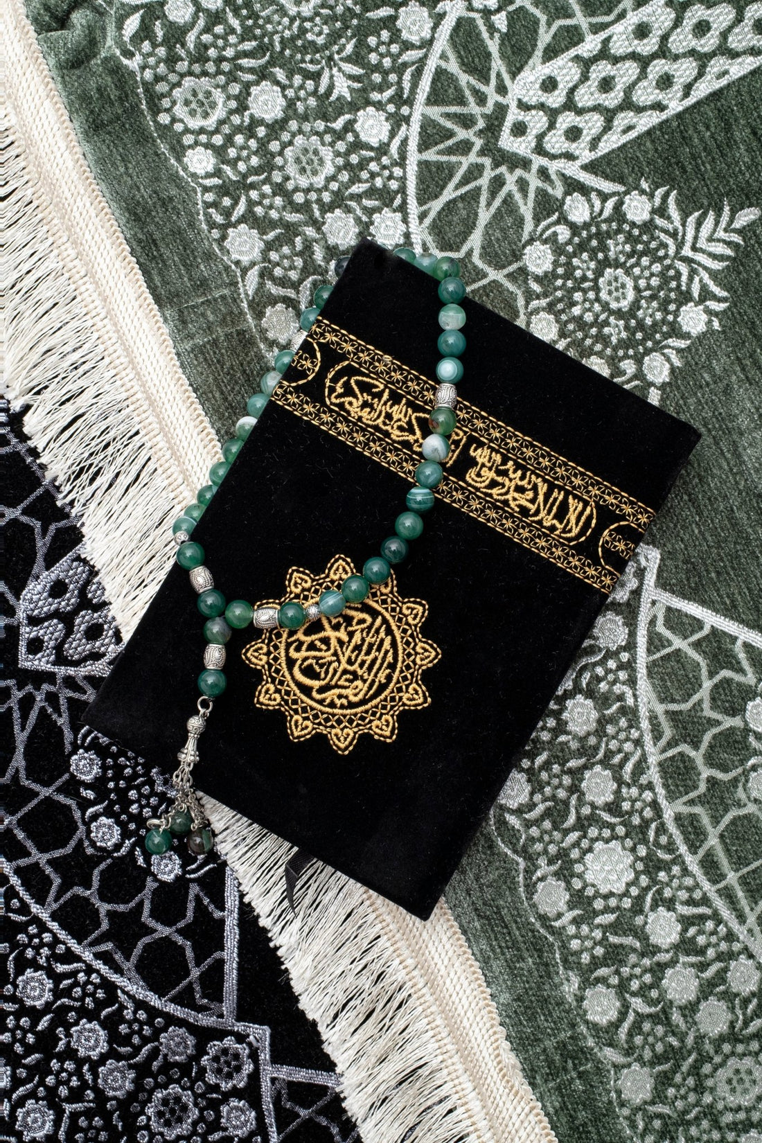 Kaaba - Inspired Velvet Qur’an with Gold Embroidery - The Art of Deen