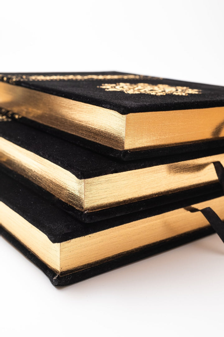 Kaaba - Inspired Velvet Qur’an with Gold Embroidery - The Art of Deen