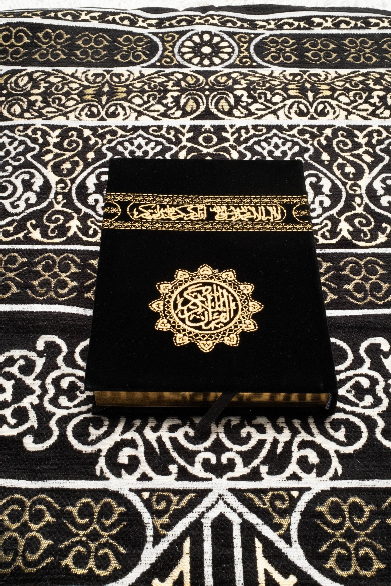Kaaba - Inspired Velvet Qur’an with Gold Embroidery - The Art of Deen
