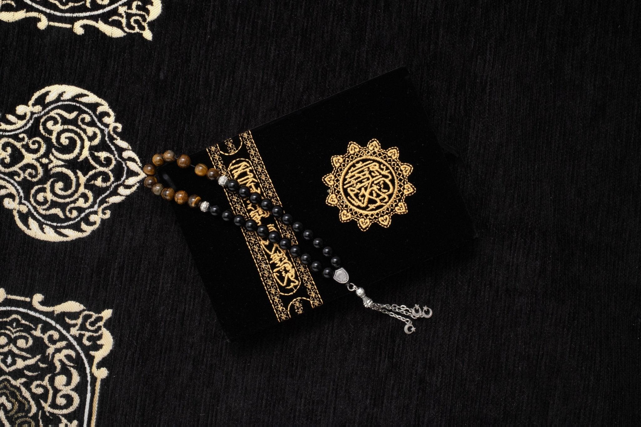 Kaaba - Inspired Velvet Qur’an with Gold Embroidery - The Art of Deen