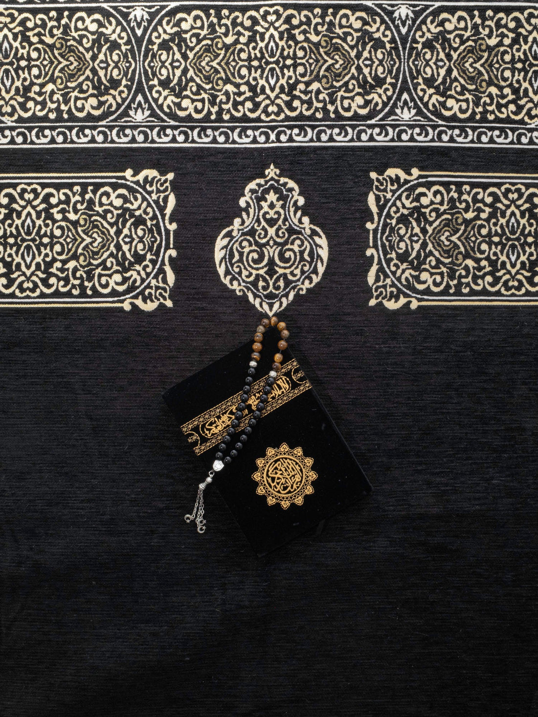 Kaaba Padded Prayer Mat — Premium Velvet Sejadah | Extra Comfort for Seniors & Sensitive Knees | Removable Cushion - The Art of Deen
