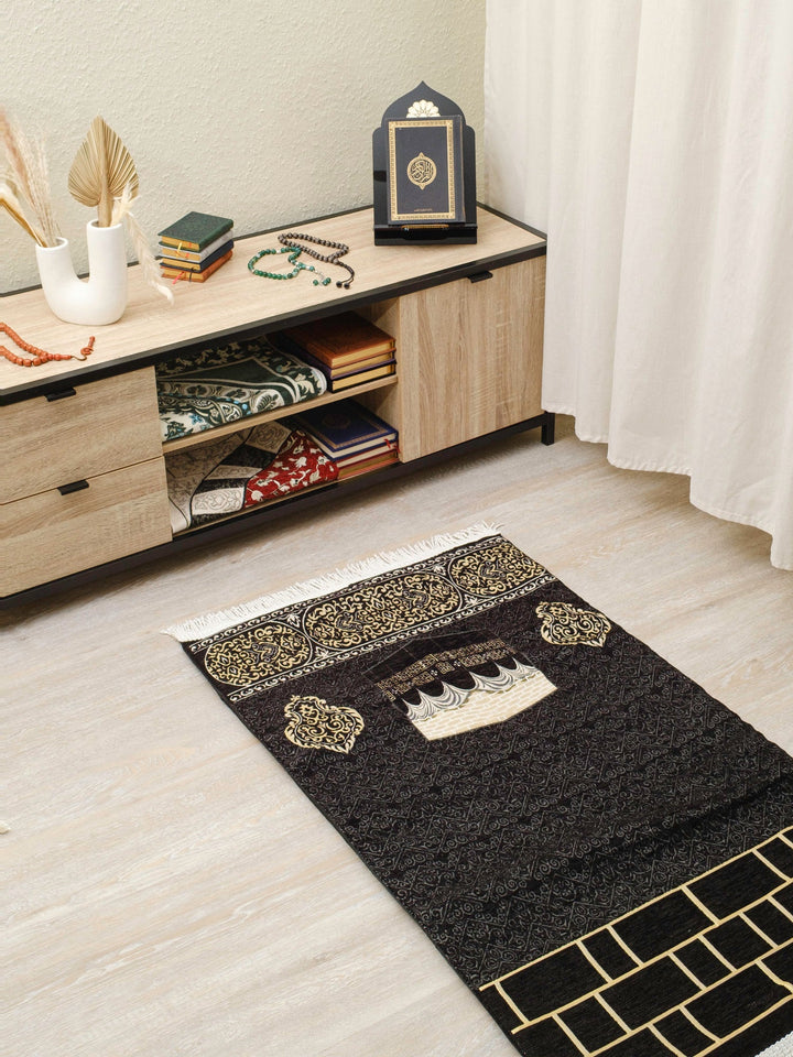 Kaaba Padded Prayer Mat — Premium Velvet Sejadah | Extra Comfort for Seniors & Sensitive Knees | Removable Cushion - The Art of Deen