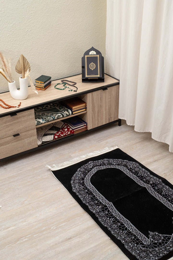 Luxury Prayer Rug with Refined Fabric Quality and Soft Sheen – Elegant & Lightly Padded Premium Prayer Mat - The Art of Deen