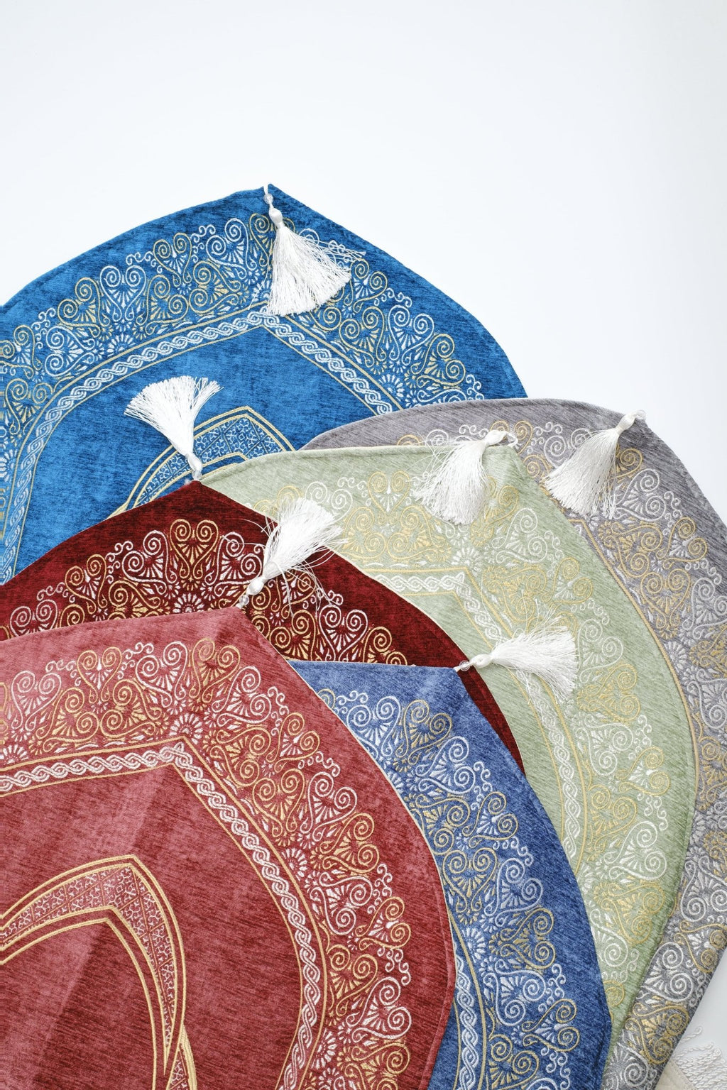 Mihrab Prayer Rug with Light Padding – Luxury Silk - Look Islamic Prayer Mat - The Art of Deen