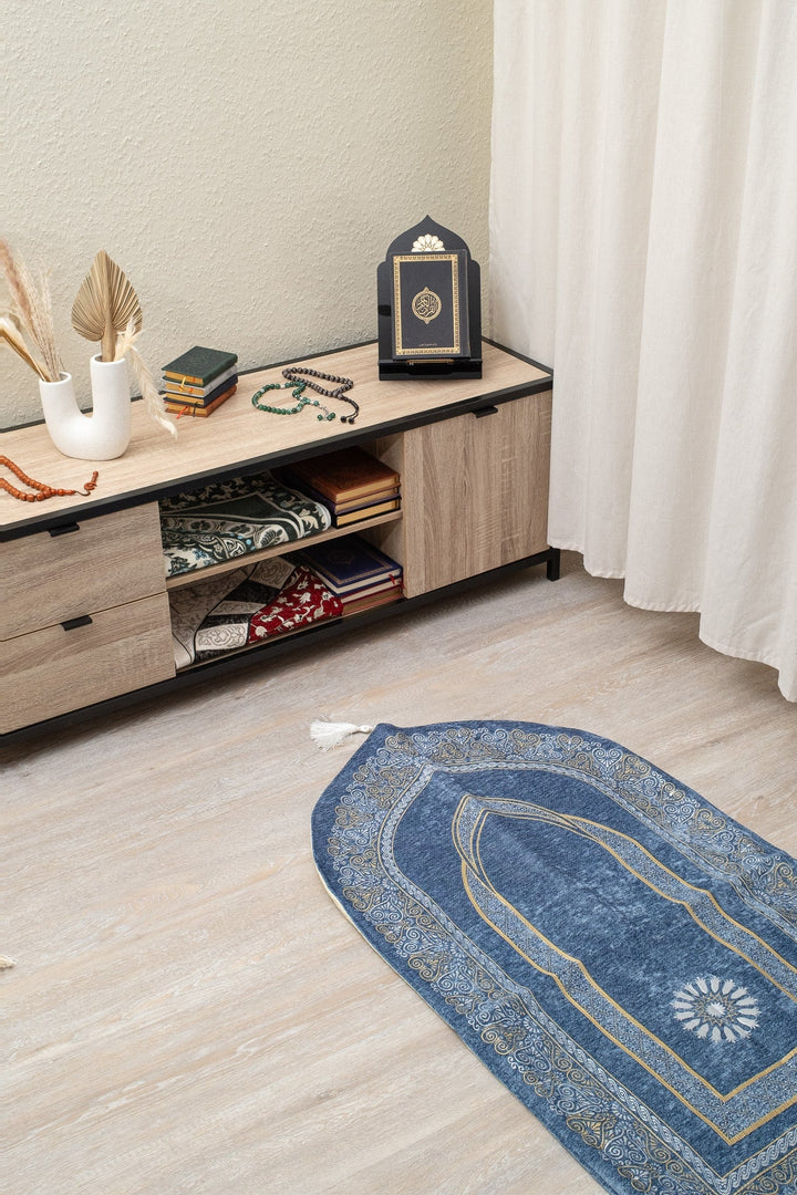 Mihrab Prayer Rug with Light Padding – Luxury Silk - Look Islamic Prayer Mat - The Art of Deen