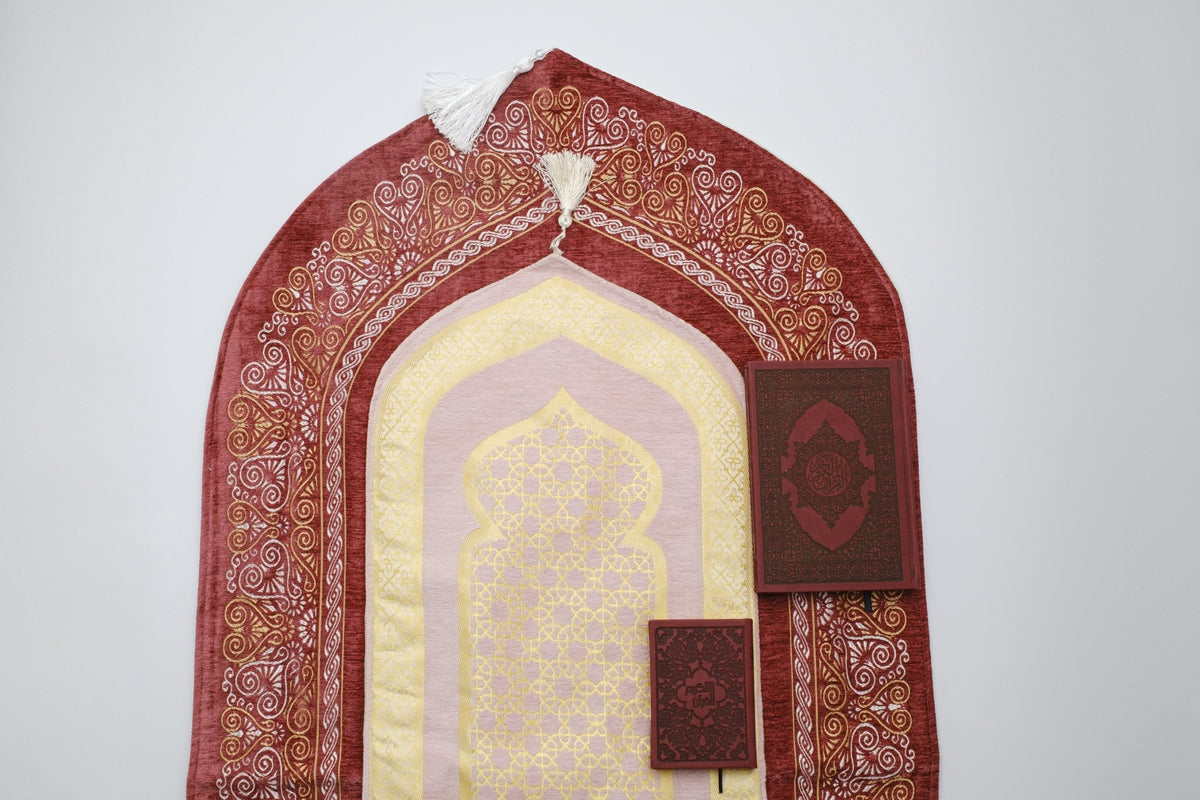 Mihrab Prayer Rug with Light Padding – Luxury Silk - Look Islamic Prayer Mat - The Art of Deen