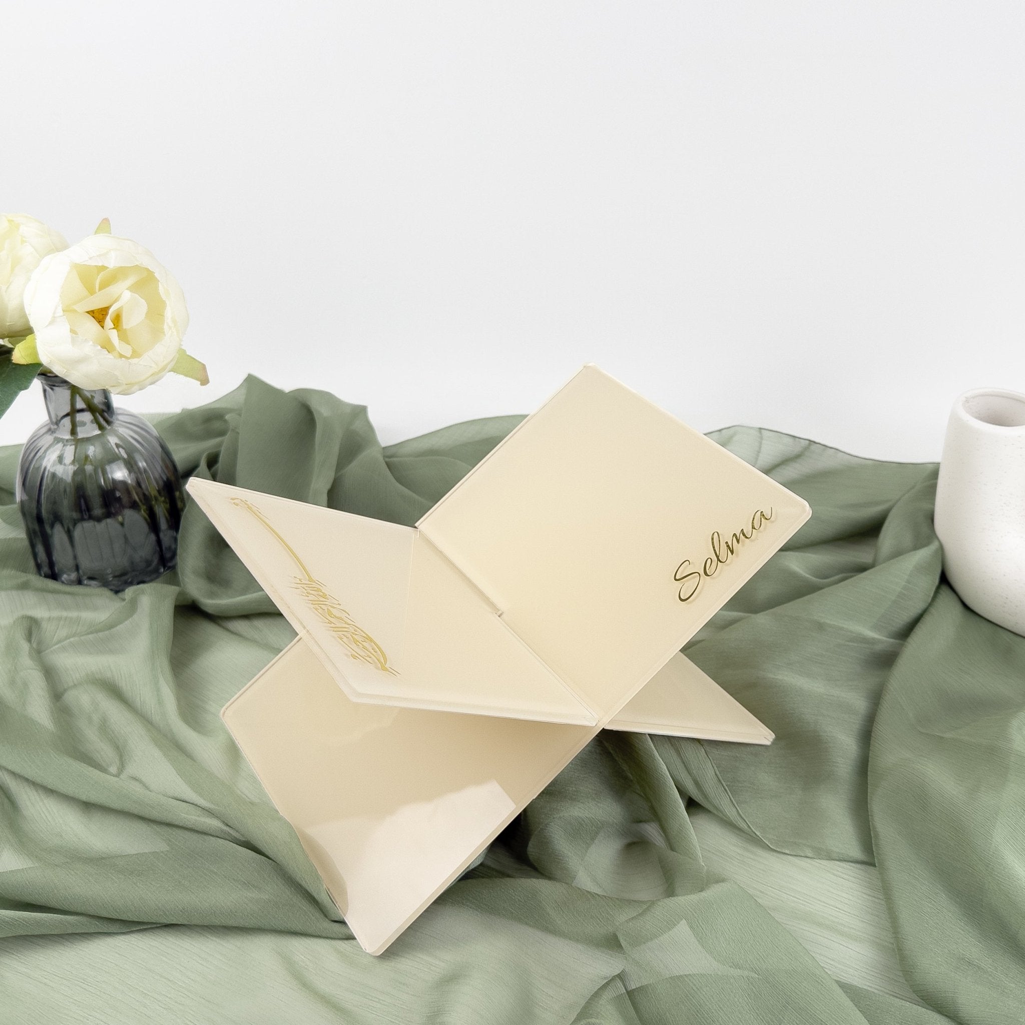 Personalized Beige Quran Holder – A Thoughtful Gift for Any Islamic Event | Ramadan, Eid, Umrah, Hajj, Muslim Wedding Gift - The Art of Deen