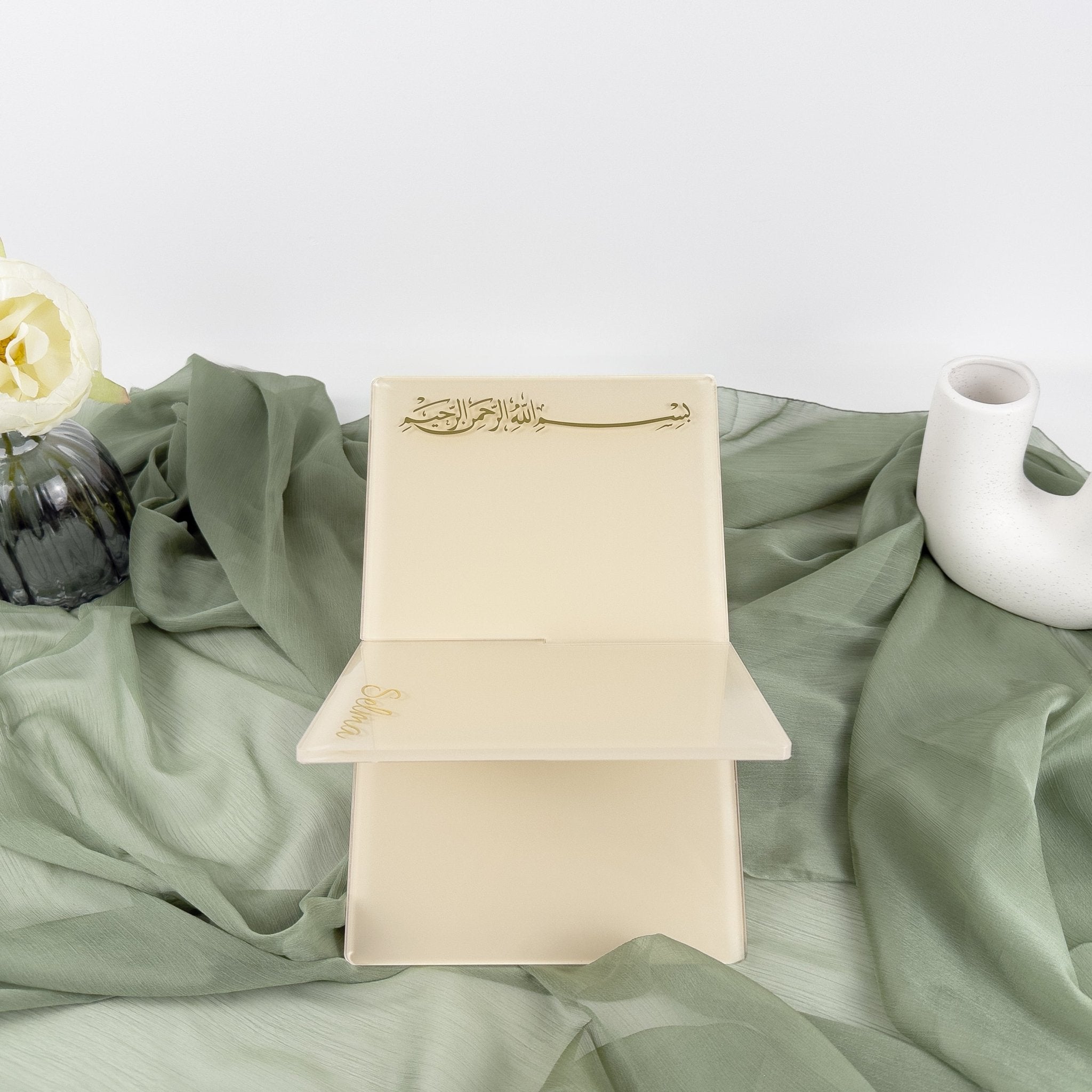 Personalized Beige Quran Holder – A Thoughtful Gift for Any Islamic Event | Ramadan, Eid, Umrah, Hajj, Muslim Wedding Gift - The Art of Deen