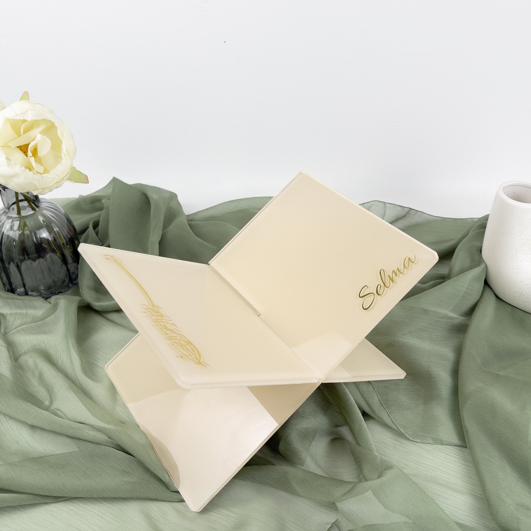 Personalized Beige Quran Holder – A Thoughtful Gift for Any Islamic Event | Ramadan, Eid, Umrah, Hajj, Muslim Wedding Gift - The Art of Deen