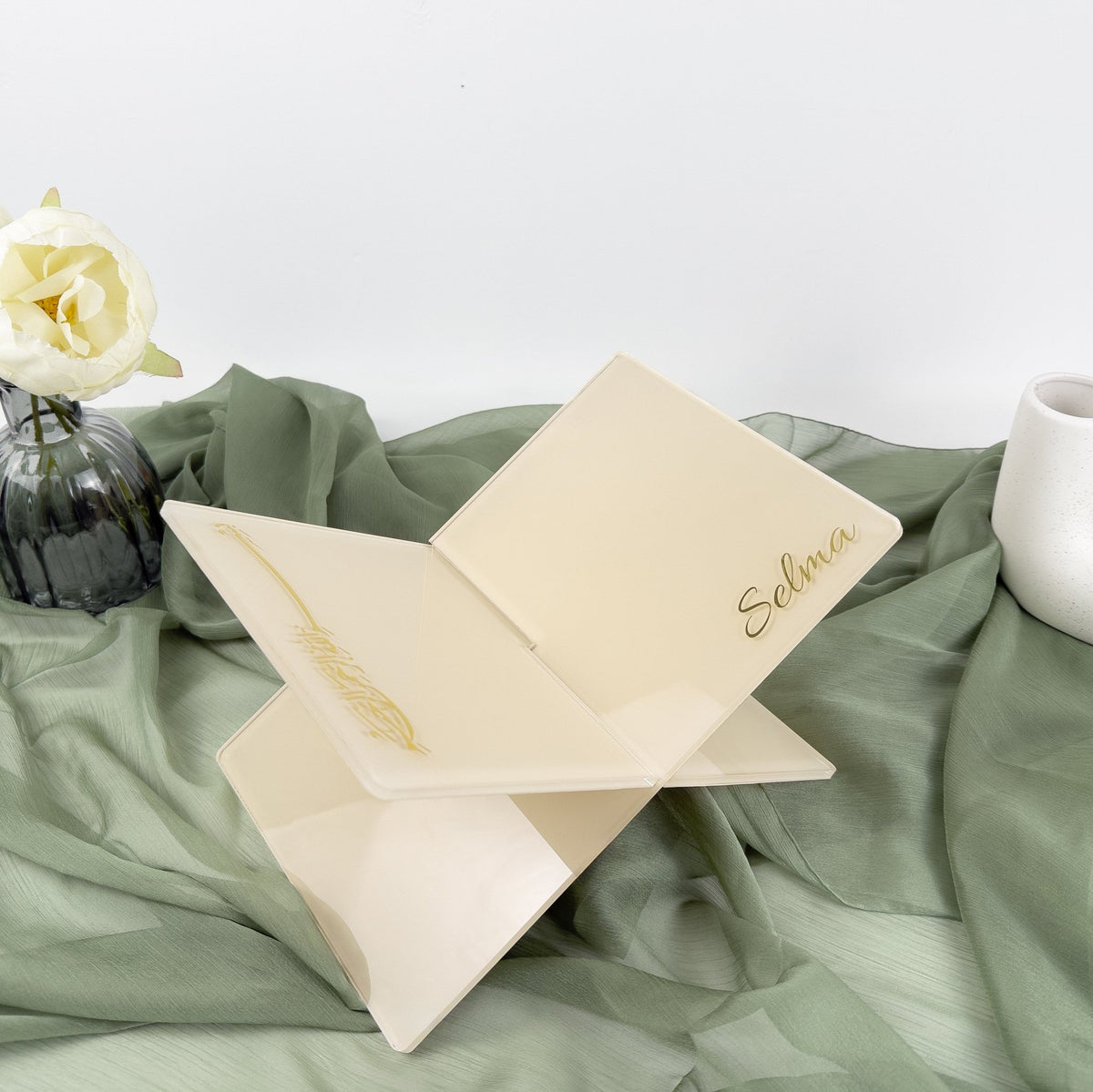 Personalized Beige Quran Holder – A Thoughtful Gift for Any Islamic Event | Ramadan, Eid, Umrah, Hajj, Muslim Wedding Gift - The Art of Deen