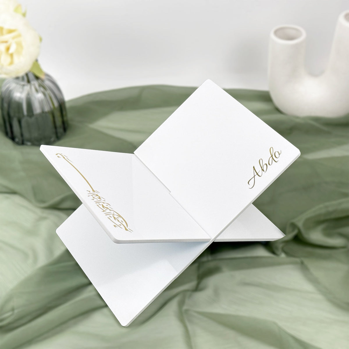 Personalized White Quran Holder – A Thoughtful Gift for Any Islamic Event | Ramadan, Eid, Umrah, Hajj, Muslim Wedding Gift - The Art of Deen