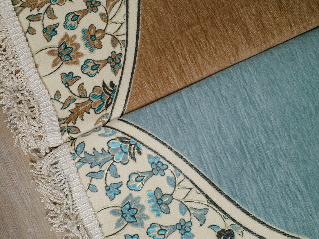 Rauda Medina Bloom Prayer Mat | Soft, Minimal Floral Border Design | Lightweight and Elegant - The Art of Deen