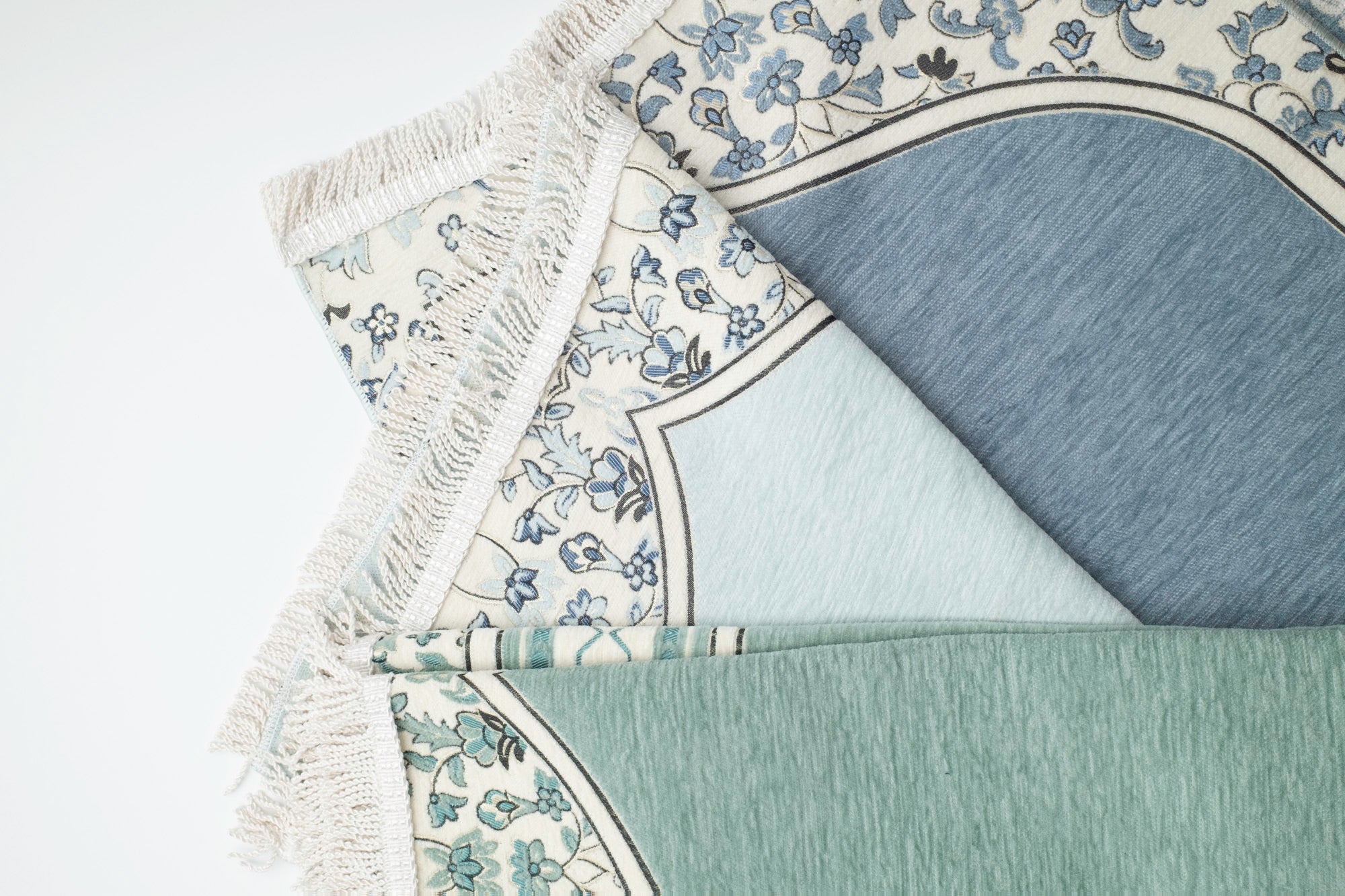 Rauda Medina Bloom Prayer Mat | Soft, Minimal Floral Border Design | Lightweight and Elegant - The Art of Deen