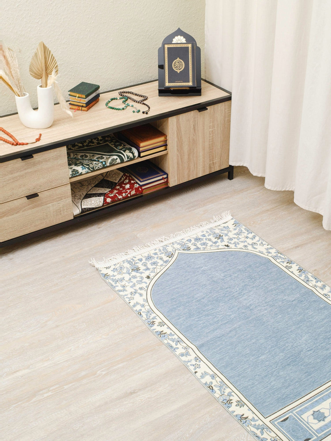 Rauda Medina Bloom Prayer Mat | Soft, Minimal Floral Border Design | Lightweight and Elegant - The Art of Deen