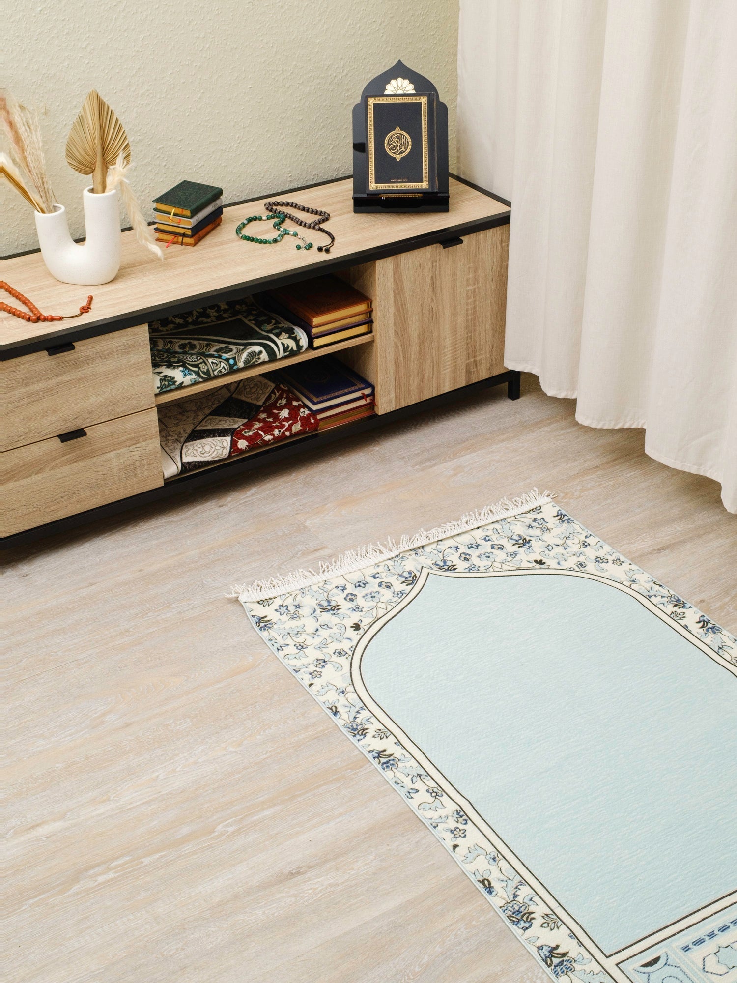 Rauda Medina Bloom Prayer Mat | Soft, Minimal Floral Border Design | Lightweight and Elegant - The Art of Deen