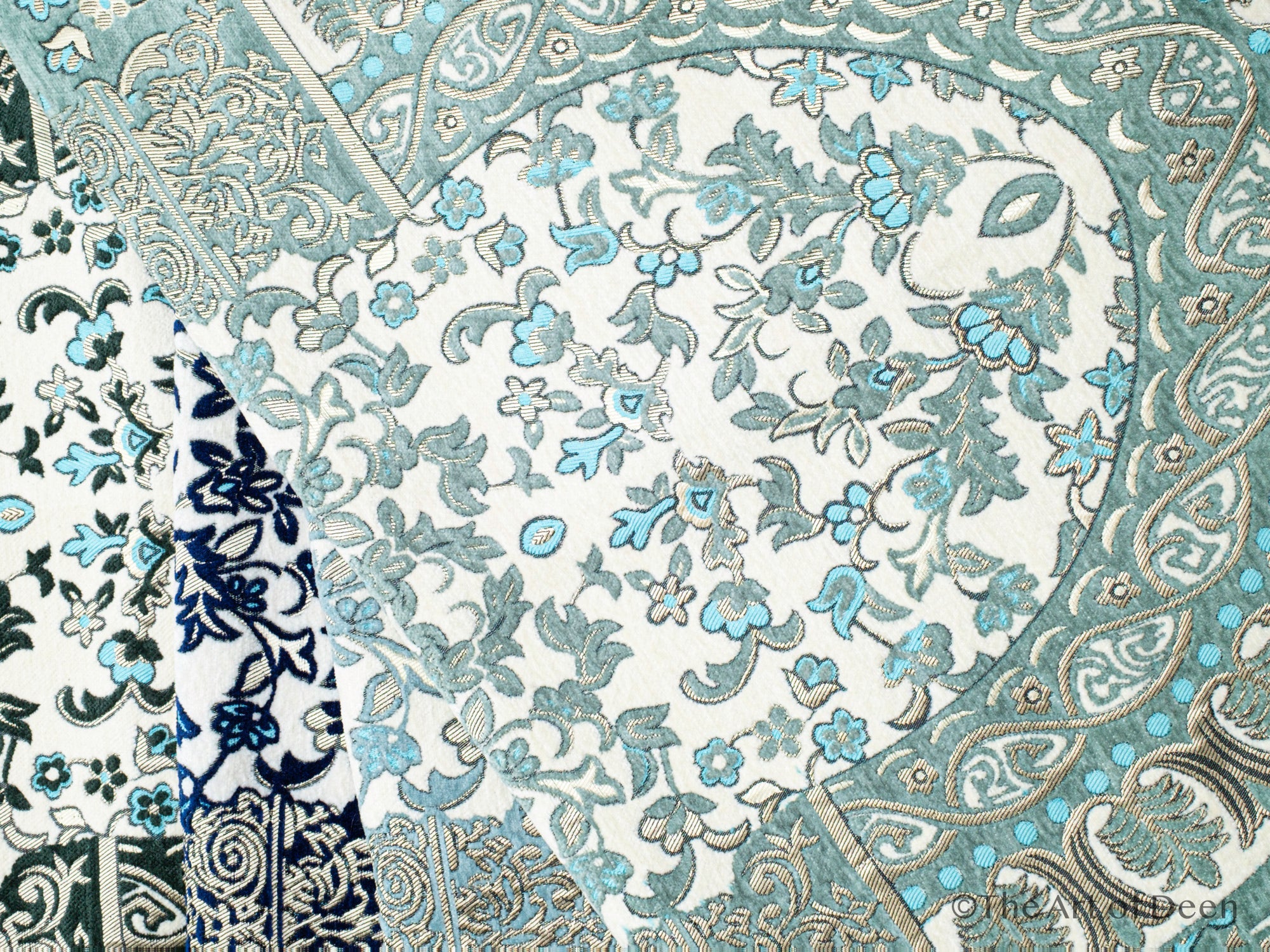 Rauda Premium Heavy Prayer Mat | High - Density Floral Sejadah | Ultra - Soft Velvet Feel - The Art of Deen