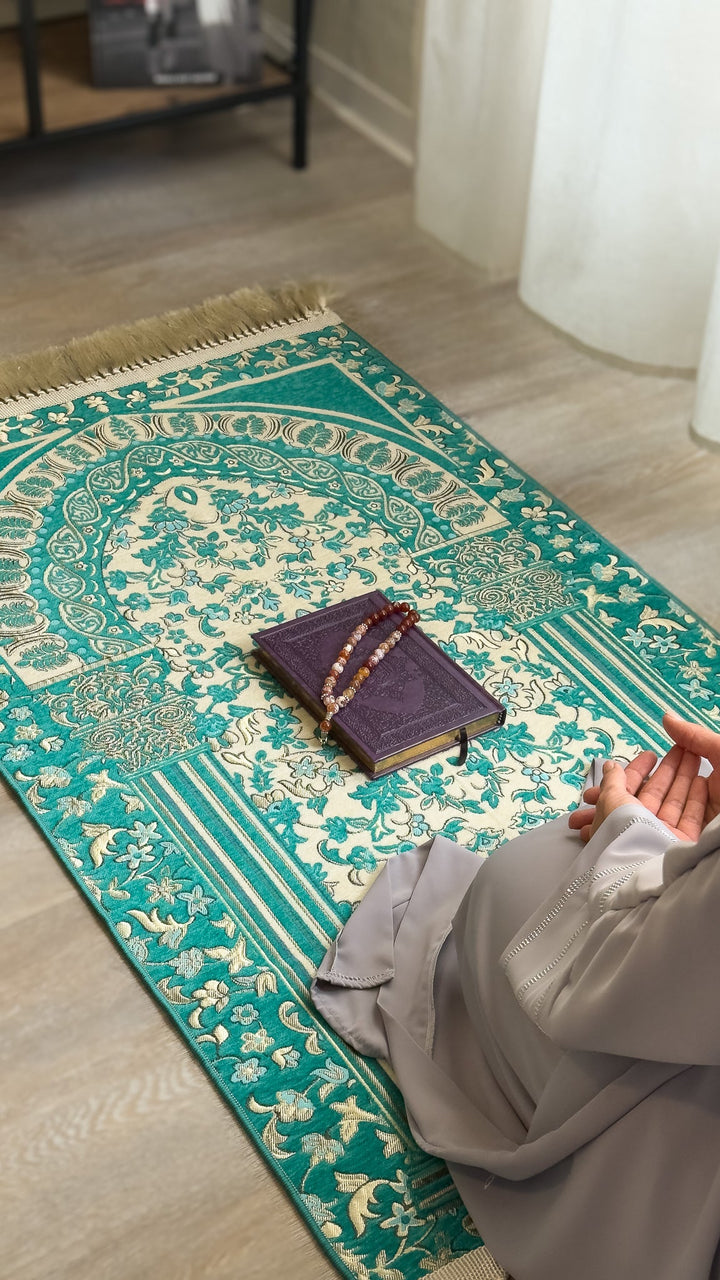 Rauda Premium Heavy Prayer Mat | Luxus Floral Sejadah | Ultra - Soft Velvet Feel - The Art of Deen