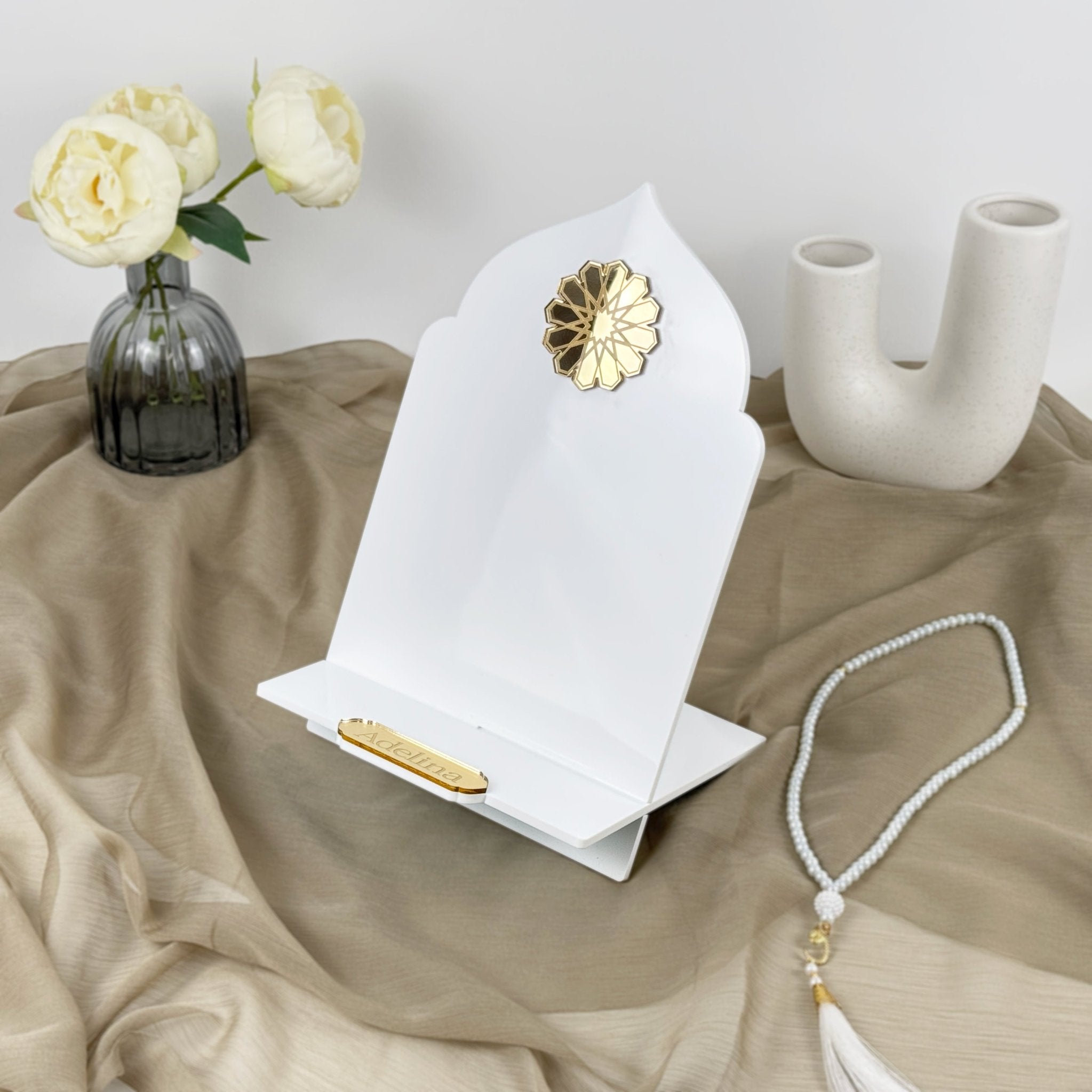 White Vertical Quran Holder – Elegant Acrylic Stand for Muslim Gifts & Home Décor - The Art of Deen